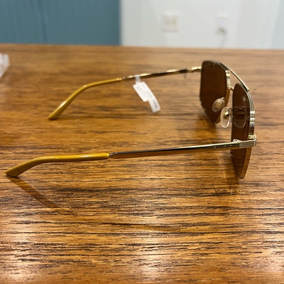Gucci Navigator Sunglasses
